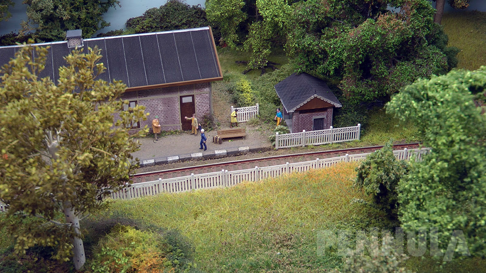Die Modelleisenbahn wurde explizit für Modellbahn-Ausstellungen gebaut und hat eine Grundfläche von 120 cm x 60 cm.